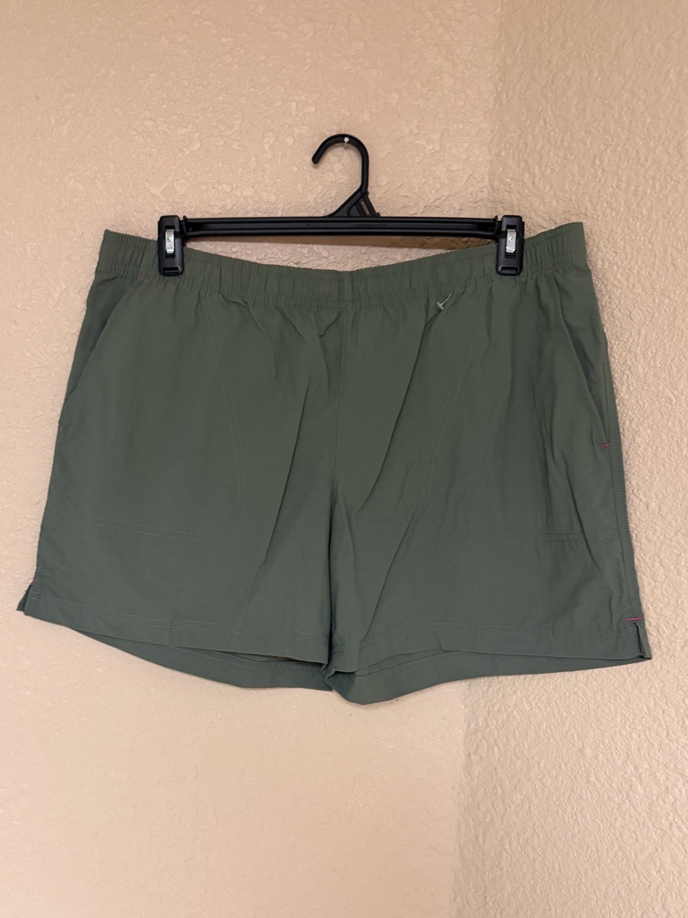4/$20 Columbia Women's Olive Green Active Shorts